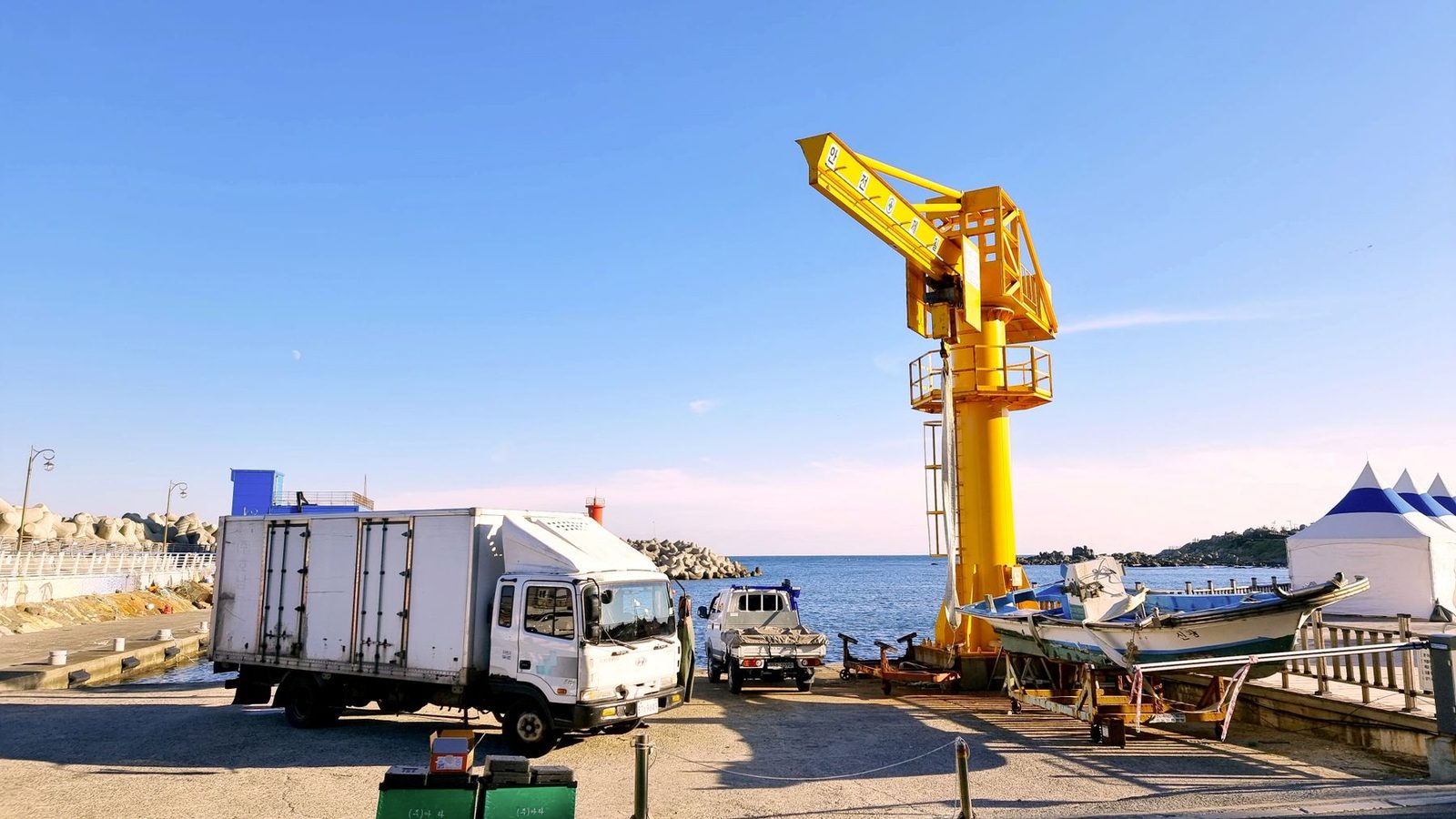 Camion-grue Transports Le Gac en levage
